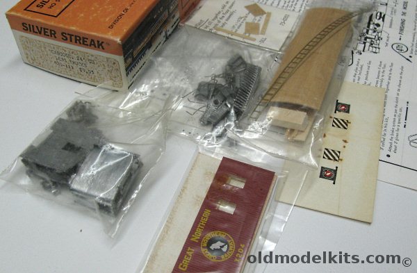 Silver Streak HO 30' Offset Cupola Wooden 3 Window Caboose - Great Northern -  HO Craftsman Kit, 929-113 plastic model kit